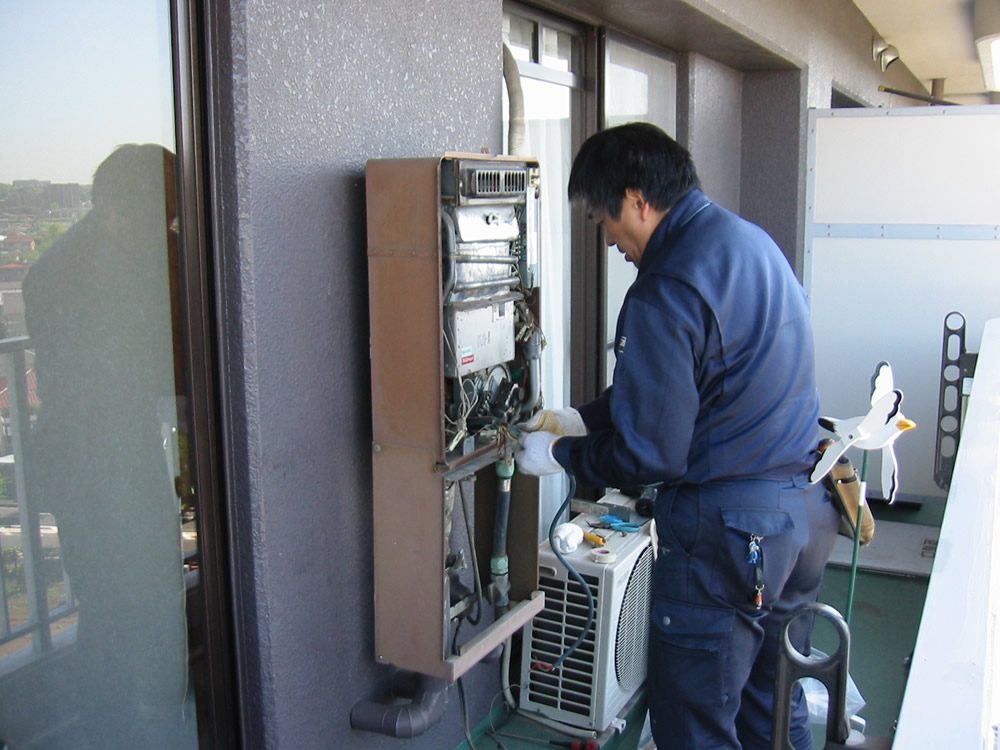 湯沸かし器取外し